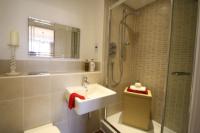 Flat / Apartment, 3 bedrooms, Freehold