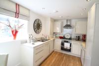 Semi-Detached House, 3 bedrooms, Leasehold