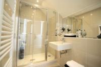 Semi-Detached House, 3 bedrooms, Freehold