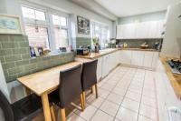 Detached House, 5 bedrooms, Freehold