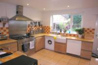 Mid-Terrace House, 3 bedrooms, Freehold