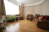 Mid-Terrace House, 4 bedrooms, Freehold