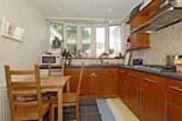 Mid-Terrace House, 3 bedrooms, Freehold
