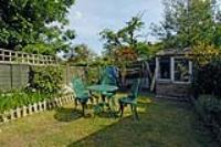 Mid-Terrace House, 3 bedrooms, Freehold