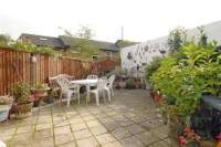 Mid-Terrace House, 4 bedrooms, Freehold