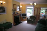 Mid-Terrace House, 2 bedrooms, Freehold