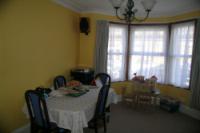 Mid-Terrace House, 2 bedrooms, Freehold
