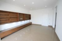 Semi-Detached House, 6 bedrooms, Freehold