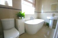 Semi-Detached House, 3 bedrooms, Freehold