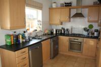 Mid-Terrace House, 3 bedrooms, Freehold