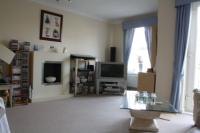 Mid-Terrace House, 3 bedrooms, Freehold