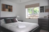 Mid-Terrace House, 3 bedrooms, Freehold