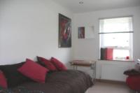 Mid-Terrace House, 3 bedrooms, Freehold