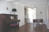 Mid-Terrace House, 3 bedrooms, Freehold