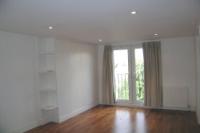 Mid-Terrace House, 4 bedrooms, Freehold
