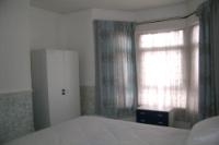 Mid-Terrace House, 4 bedrooms, Freehold