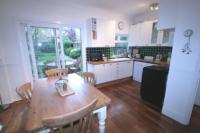Mid-Terrace House, 3 bedrooms, Freehold