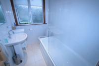 Mid-Terrace House, 3 bedrooms, Freehold