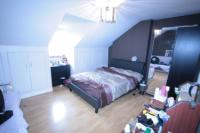 Semi-Detached House, 5 bedrooms, Freehold