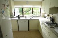 Bungalow, 5 bedrooms, Freehold