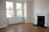 Mid-Terrace House, 4 bedrooms, Freehold