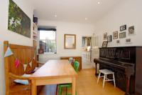 Mid-Terrace House, 3 bedrooms, Freehold