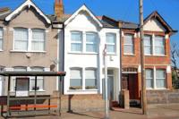 Mid-Terrace House, 3 bedrooms, Freehold