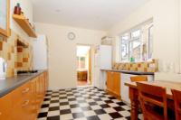 Mid-Terrace House, 3 bedrooms, Freehold