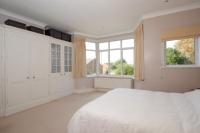 Mid-Terrace House, 3 bedrooms, Freehold