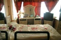 Mid-Terrace House, 3 bedrooms, Freehold
