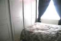 Mid-Terrace House, 3 bedrooms, Freehold