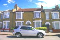 Mid-Terrace House, 3 bedrooms, Freehold