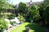 Mid-Terrace House, 3 bedrooms, Freehold