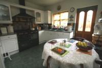 Mid-Terrace House, 4 bedrooms, Freehold
