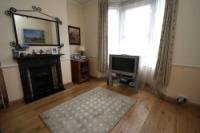 Mid-Terrace House, 3 bedrooms, Freehold