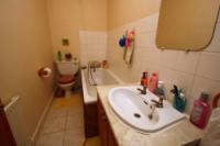 Mid-Terrace House, 3 bedrooms, Freehold