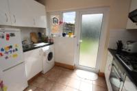 Mid-Terrace House, 3 bedrooms, Freehold