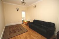 Mid-Terrace House, 5 bedrooms, Freehold