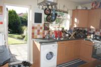 Mid-Terrace House, 2 bedrooms, Freehold