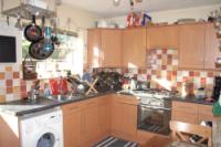 Mid-Terrace House, 2 bedrooms, Freehold