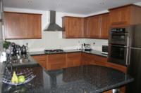 Mid-Terrace House, 4 bedrooms, Freehold