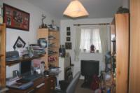 Mid-Terrace House, 4 bedrooms, Freehold