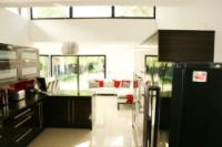 Semi-Detached House, 4 bedrooms, Freehold