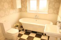 Semi-Detached House, 3 bedrooms, Freehold