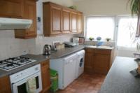 Mid-Terrace House, 3 bedrooms, Freehold