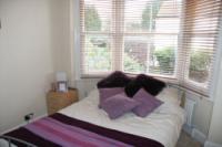 Mid-Terrace House, 4 bedrooms, Freehold