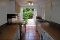Mid-Terrace House, 4 bedrooms, Freehold