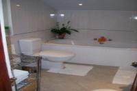 Mid-Terrace House, 2 bedrooms, Freehold