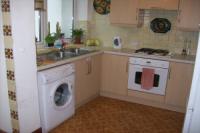 Mid-Terrace House, 2 bedrooms, Freehold