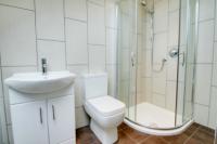 Mid-Terrace House, 4 bedrooms, Freehold